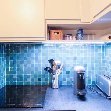 New Modern 2 And A Half Bedroom Loft In St Germain! Paris