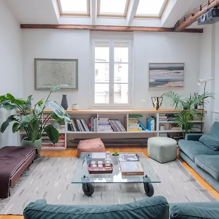 New Modern 2 And A Half Bedroom Loft In St Germain!