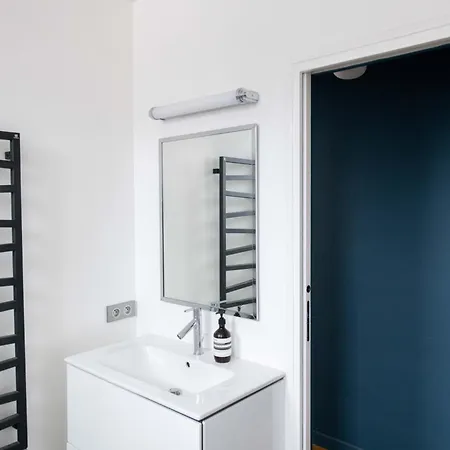 Apartment New Modern 2 And A Half Bedroom Loft In St Germain!