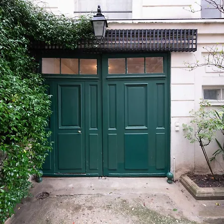 Apartment New Modern 2 And A Half Bedroom Loft In St Germain!