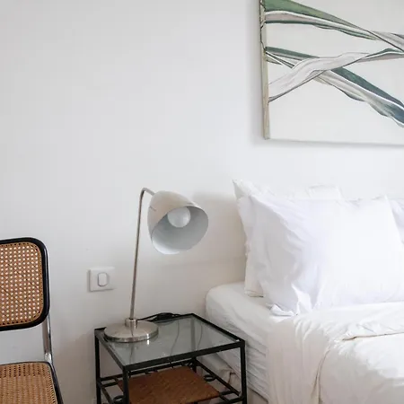 New Modern 2 And A Half Bedroom Loft In St Germain! Apartment *