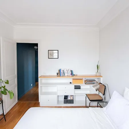 New Modern 2 And A Half Bedroom Loft In St Germain! Paris