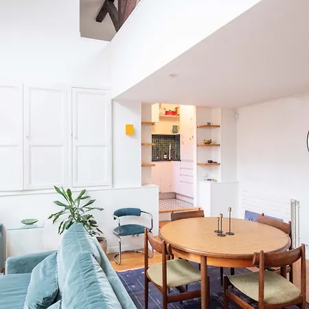 New Modern 2 And A Half Bedroom Loft In St Germain! Apartment
