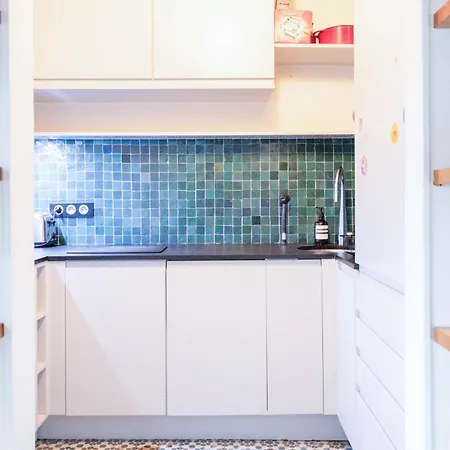 New Modern 2 And A Half Bedroom Loft In St Germain! Apartment *